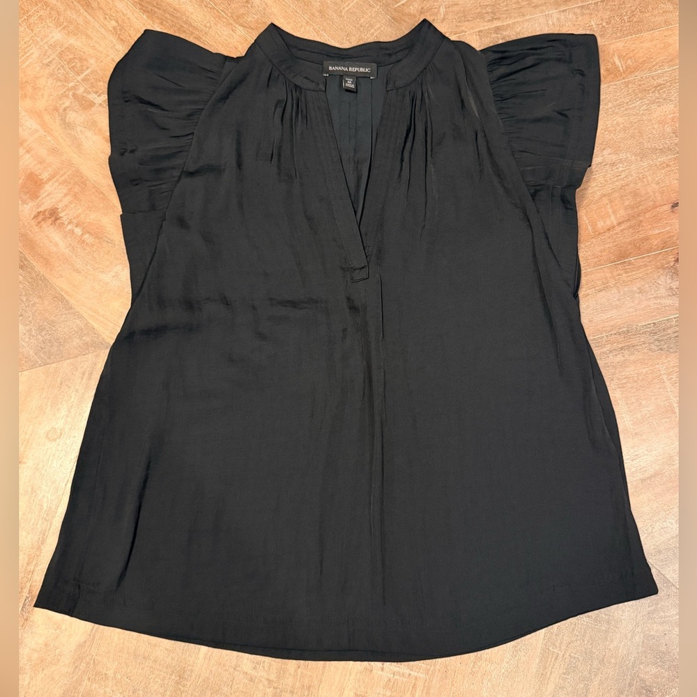 Banana Republic flutter sleeve blouse.